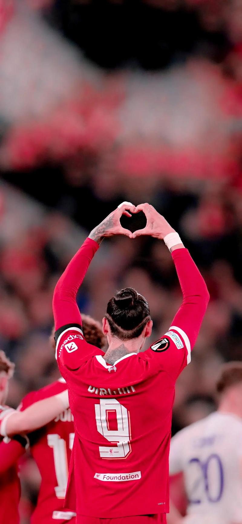 篮球勇士替补球员连续得分上双