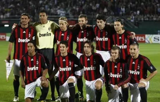 德天空：目前谢什科和曼联的转会进展远高于西蒙斯与切尔西