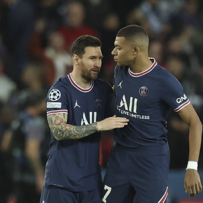 曼联1-1西汉姆再失进前5良机！习惯性疲软，阿莫林冬窗买人也不够