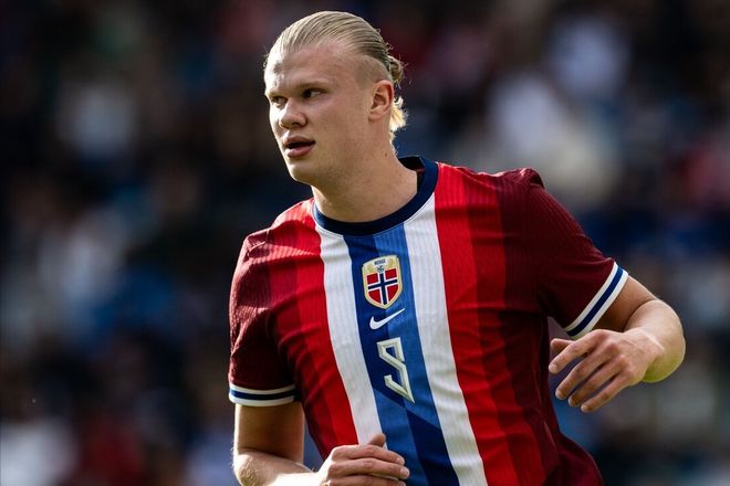 詹姆斯是本赛季场均失误低于2次的球员中，场均助攻数最高的