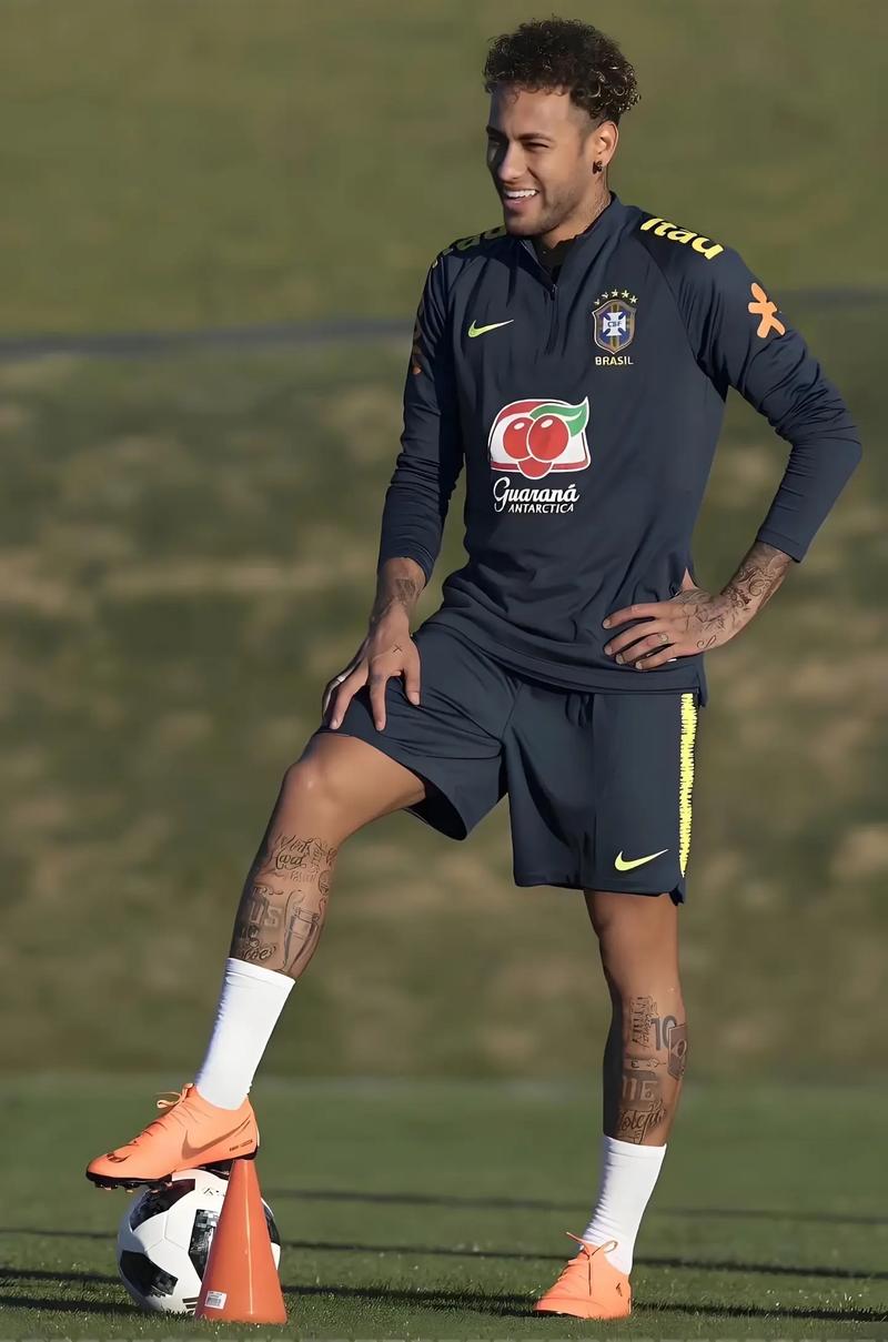 跟队记者：邓弗里斯因脚踝受伤可能缺阵至12月中旬左右