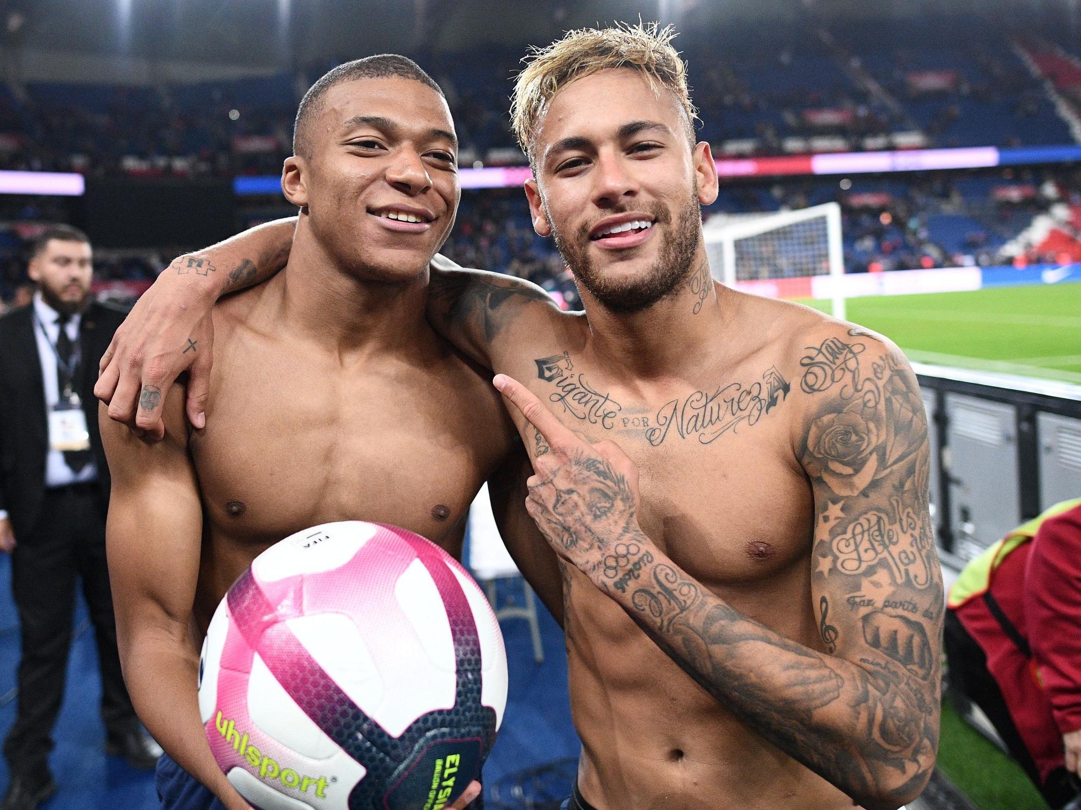 尼古拉斯·佩佩：C罗远不及梅西，圈内所有人都说梅西更好